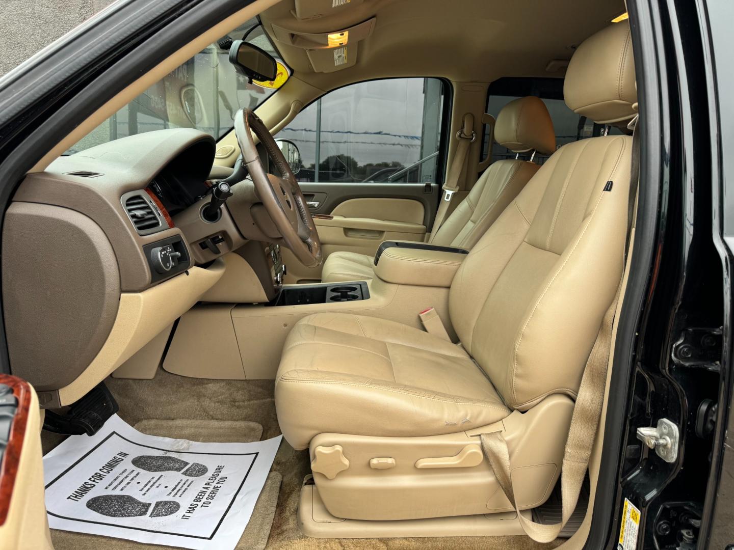 2013 BLACK CHEVROLET TAHOE LT (1GNSCBE06DR) , located at 5900 E. Lancaster Ave., Fort Worth, TX, 76112, (817) 457-5456, 0.000000, 0.000000 - Photo#9